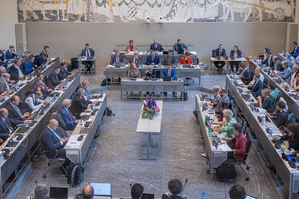 Stretta sulla criminalità organizzata, il Parlamento chiede più controlli