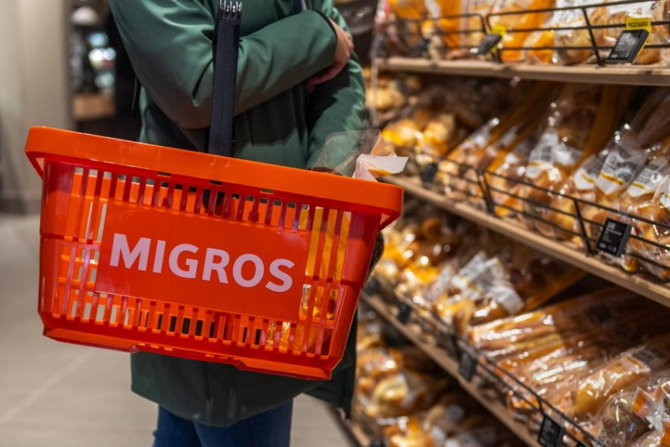 Migros vuole guadagnare clienti: a Zurigo si allungano gli orari di apertura