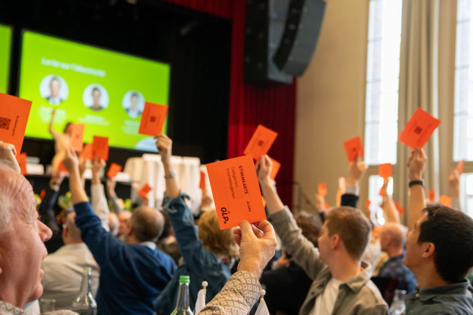 Assemblea PVL, «sì a denti stretti» al finanziamento dell'AVS
