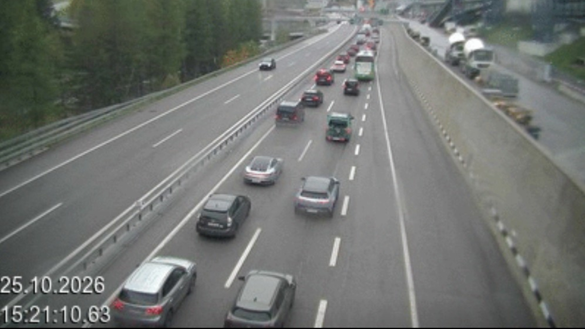 San Gottardo, nove chilometri di coda verso nord