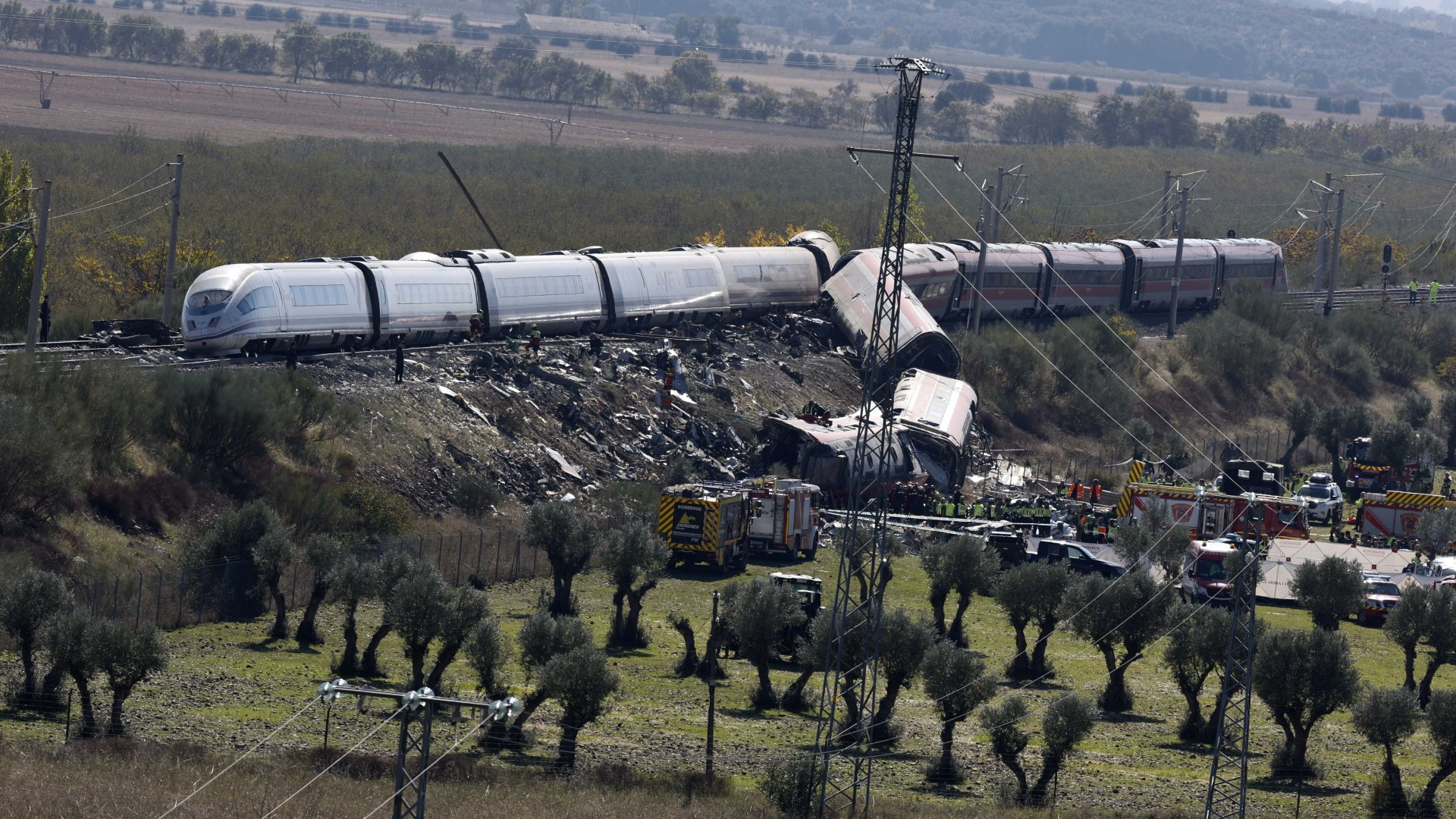 Tragedia ferroviaria in Spagna, il bilancio sale ad almeno 68 morti