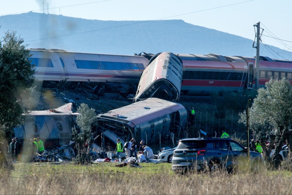 Scontro fra due treni sulla linea Madrid-Andalusia: ci sono morti e feriti