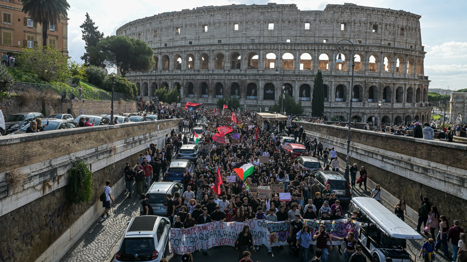 Italia, la rabbia in piazza