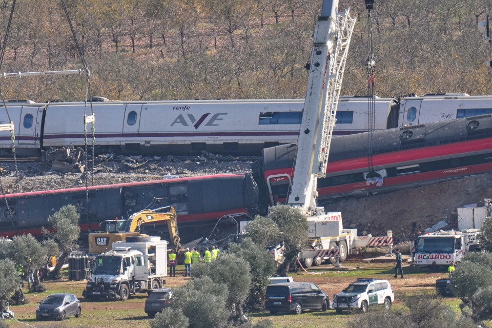 Tragedia di Urda, il treno Ave «ha trovato un semaforo verde» prima dello scontro