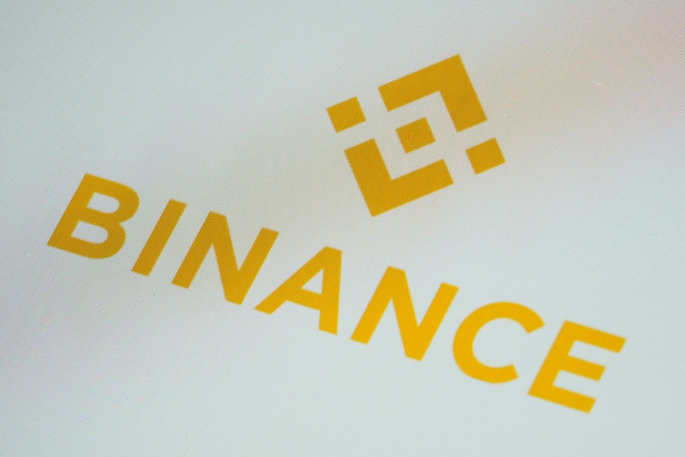 Cyber attacco alla piattaforma di criptovalute Binance, congelati oltre 2,5 miliardi