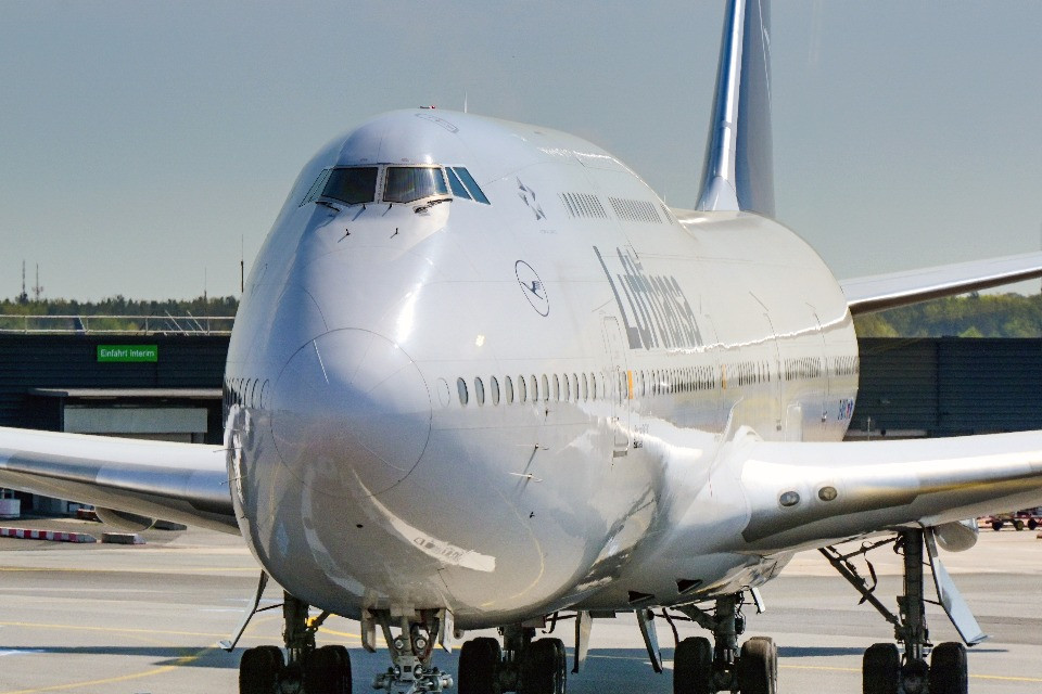 Folgorati nella piscina dell'hotel, muore membro Lufthansa