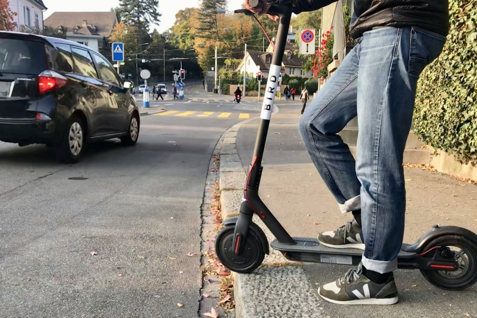 «Prima o poi ci scappa il morto»: è allarme monopattini