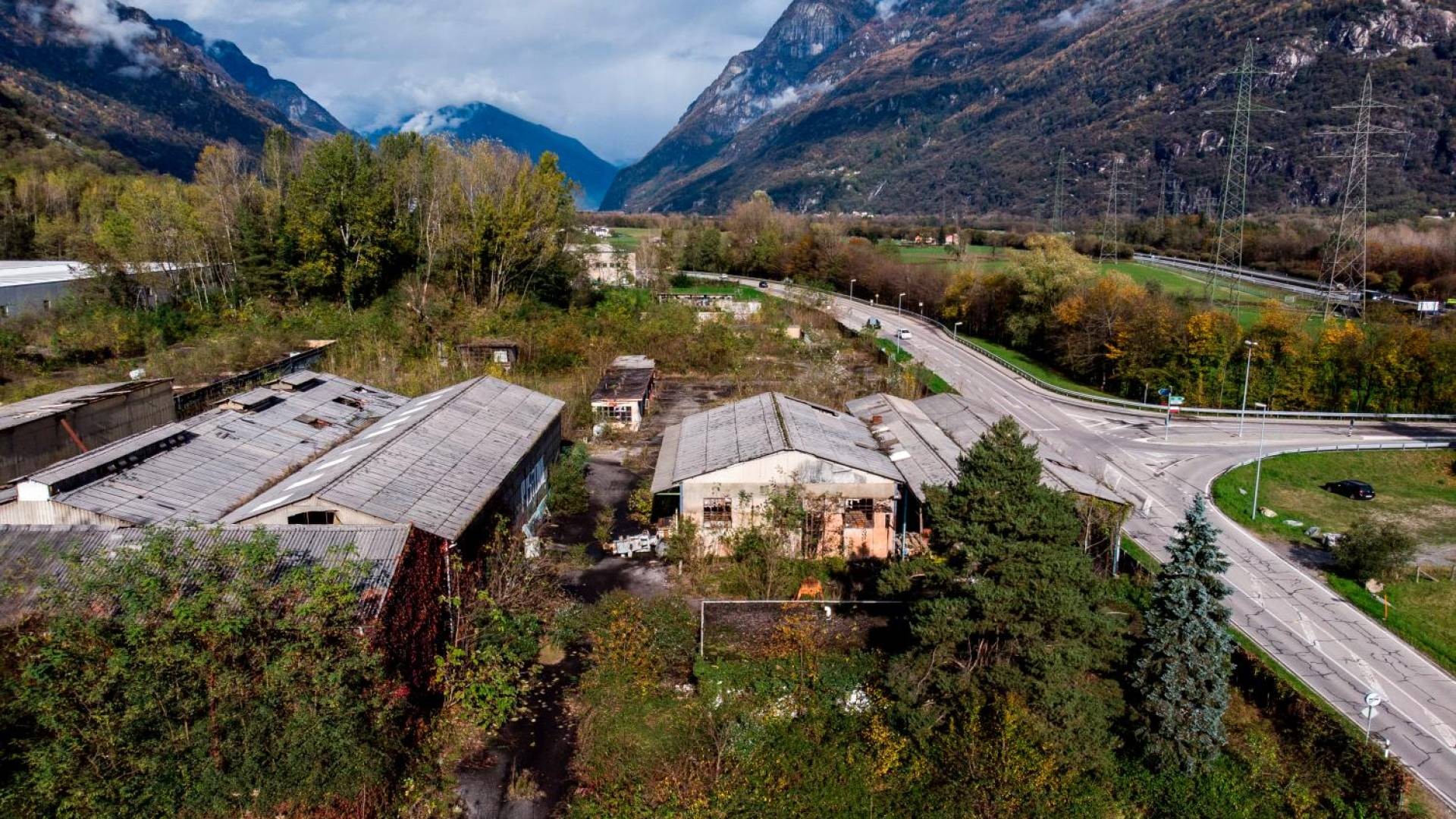 Un milione per sgomberare l’ex Petrolchimica