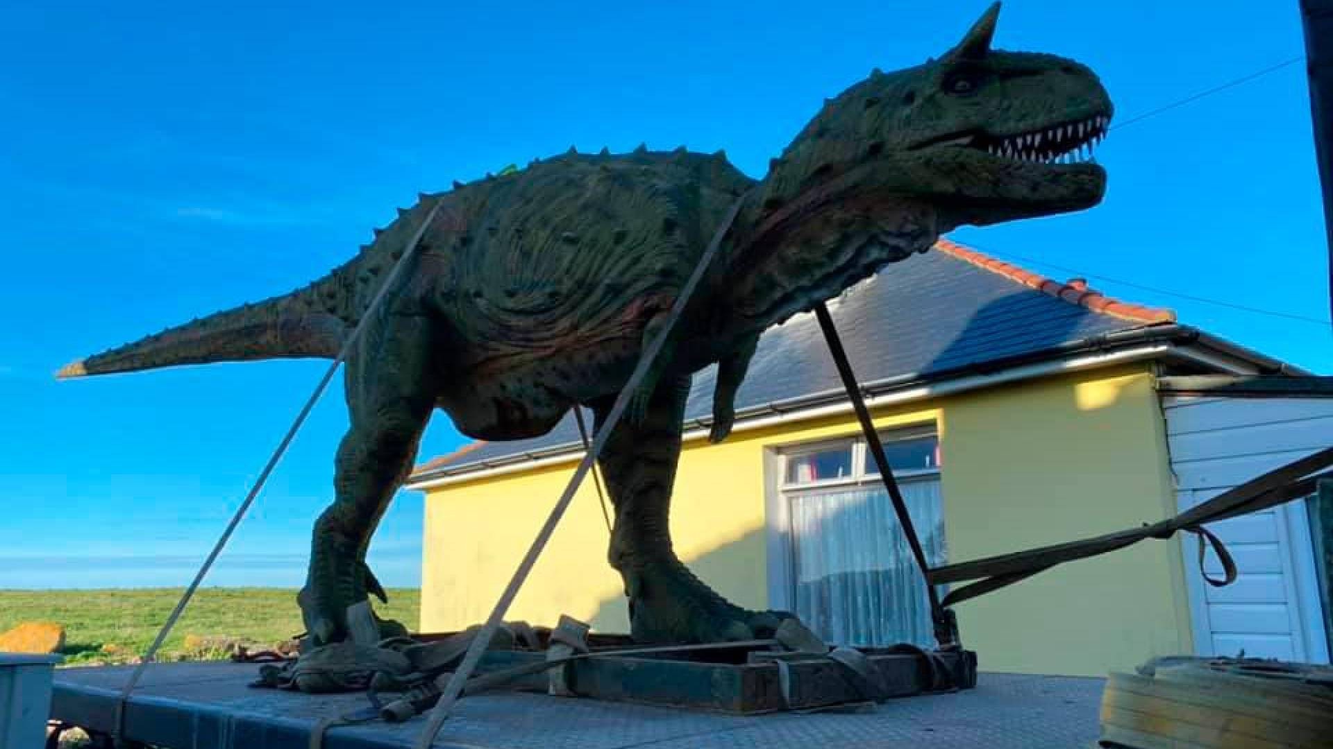 Глобальное похолодание динозавры. Динозавры для детей. Битва динозавров игра. Аллозавр прогулки с динозаврами bbc. Включи динозавров в котором.