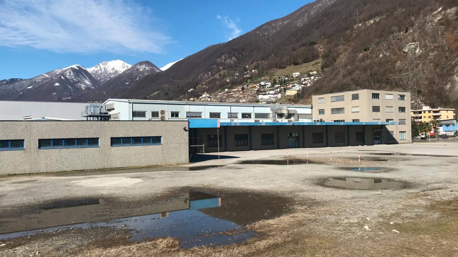 Autorimessa Fart a Riazzino in attesa che si sblocchi Ascona