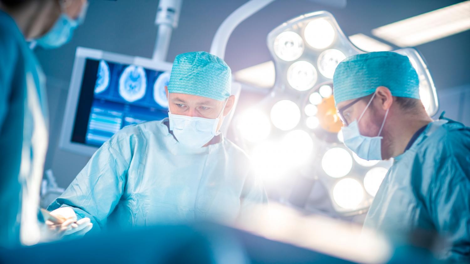 Operata al cervello mentre suona il violino